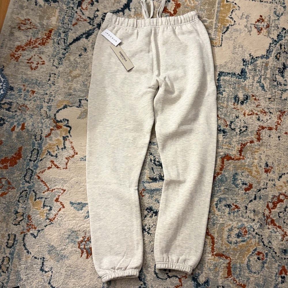 Essentials Fear Of God sweatpants light oatmeal size medium - Picture 2 of 6